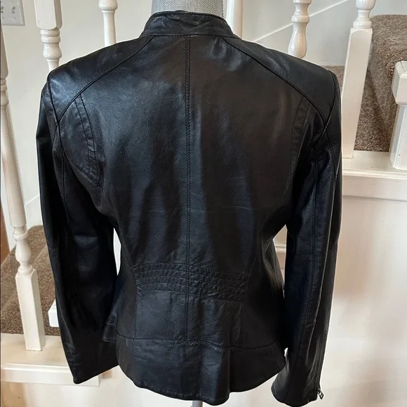 Danier leather jacket - Picture 6 of 11